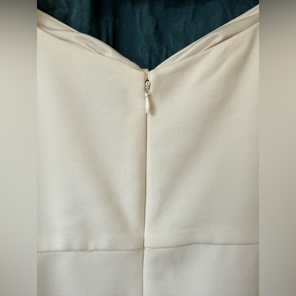 GUESS Women's White Long Sleeve O-Ring Bodycon Dress.   Size 0 - Picture 6 of 11